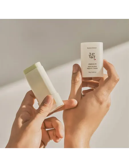 Protector Solar en Barra Mate Artemisa + Camelia SPF50+ | Beauty of Joseon